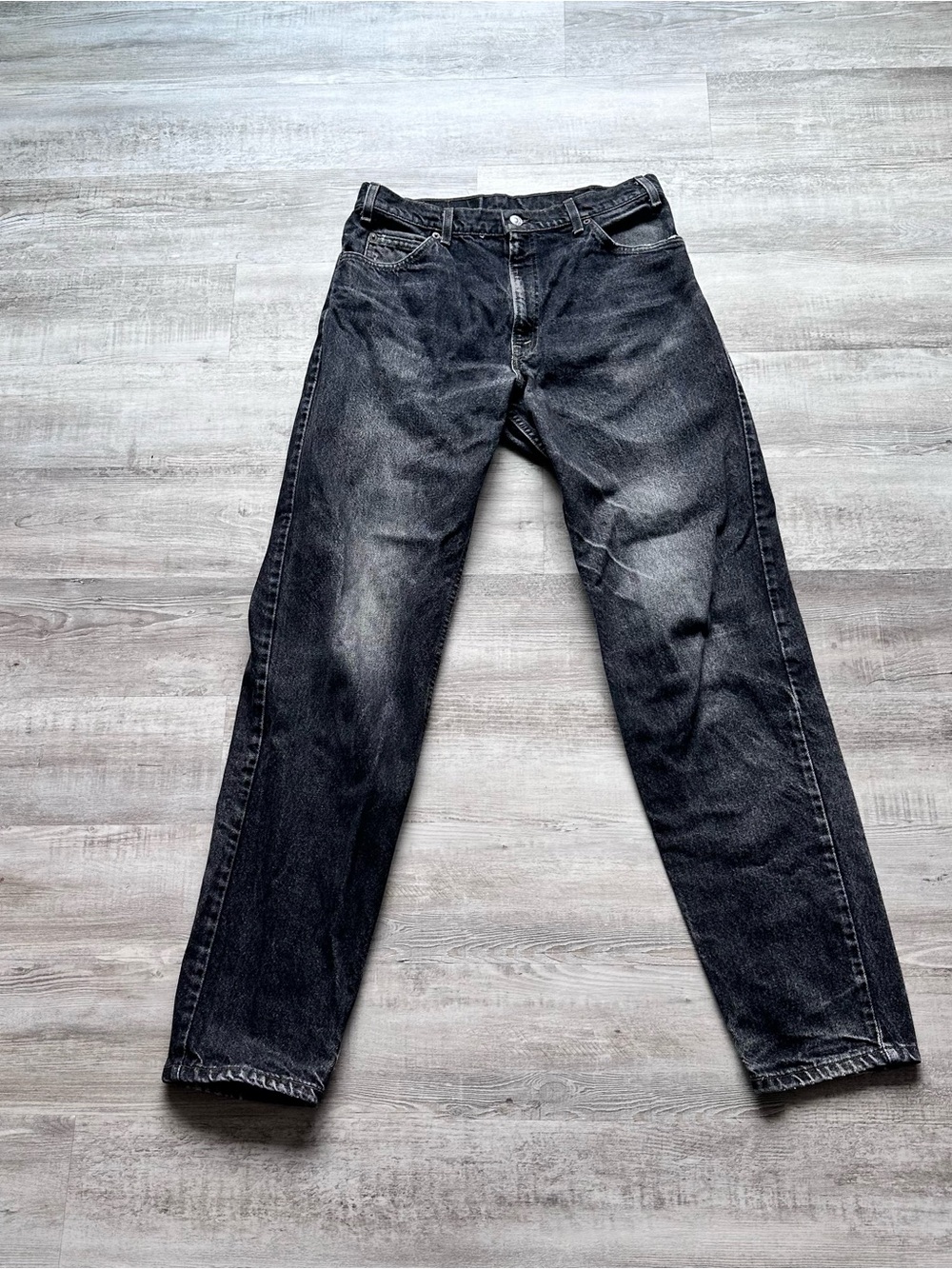 Vintage 90’s Levi’s 505 Men's Black Natrual Acid Washed Straight-Leg Jeans